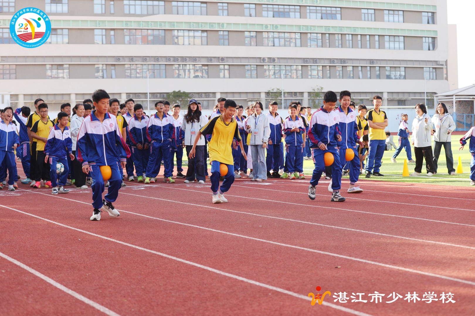 A17I6897-opq4163309050